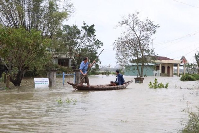 Chủ động ứng phó với áp thấp nhiệt đới, mưa lũ tại miền Trung