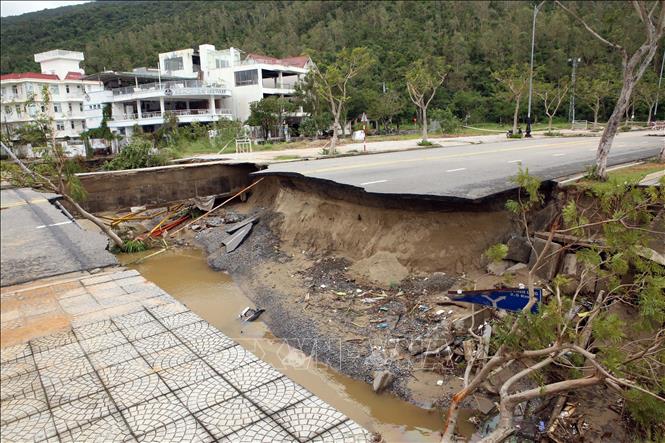 Đà Nẵng khẩn trương khắc phục thiệt hại sau trận ngập lụt lịch sử