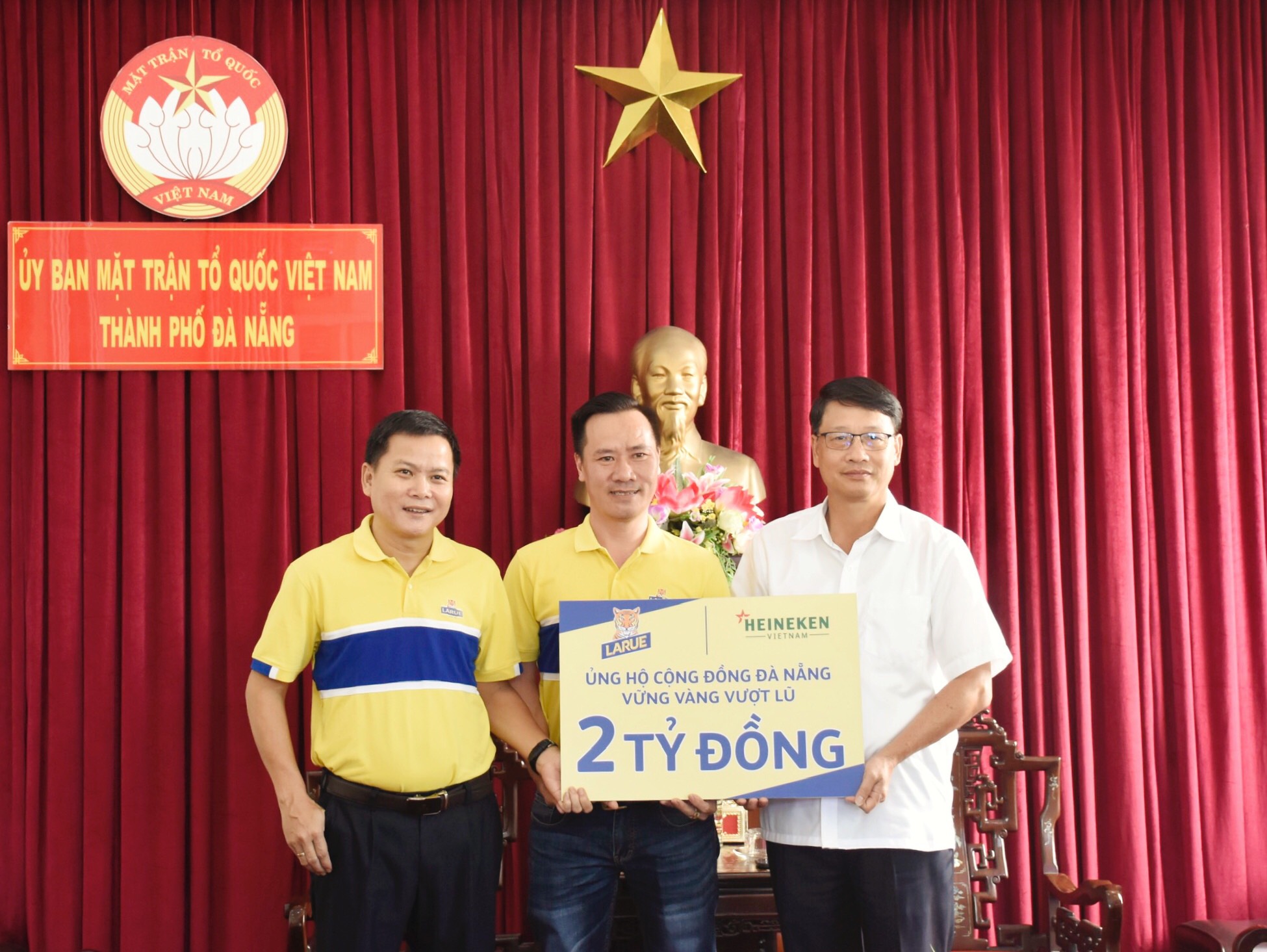 Đà Nẵng tiếp nhận tiền hỗ trợ người dân khắc phục thiệt hại do bão lũ