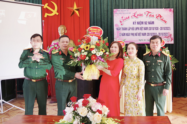 Những “người mẹ”, người chị của chiến sĩ