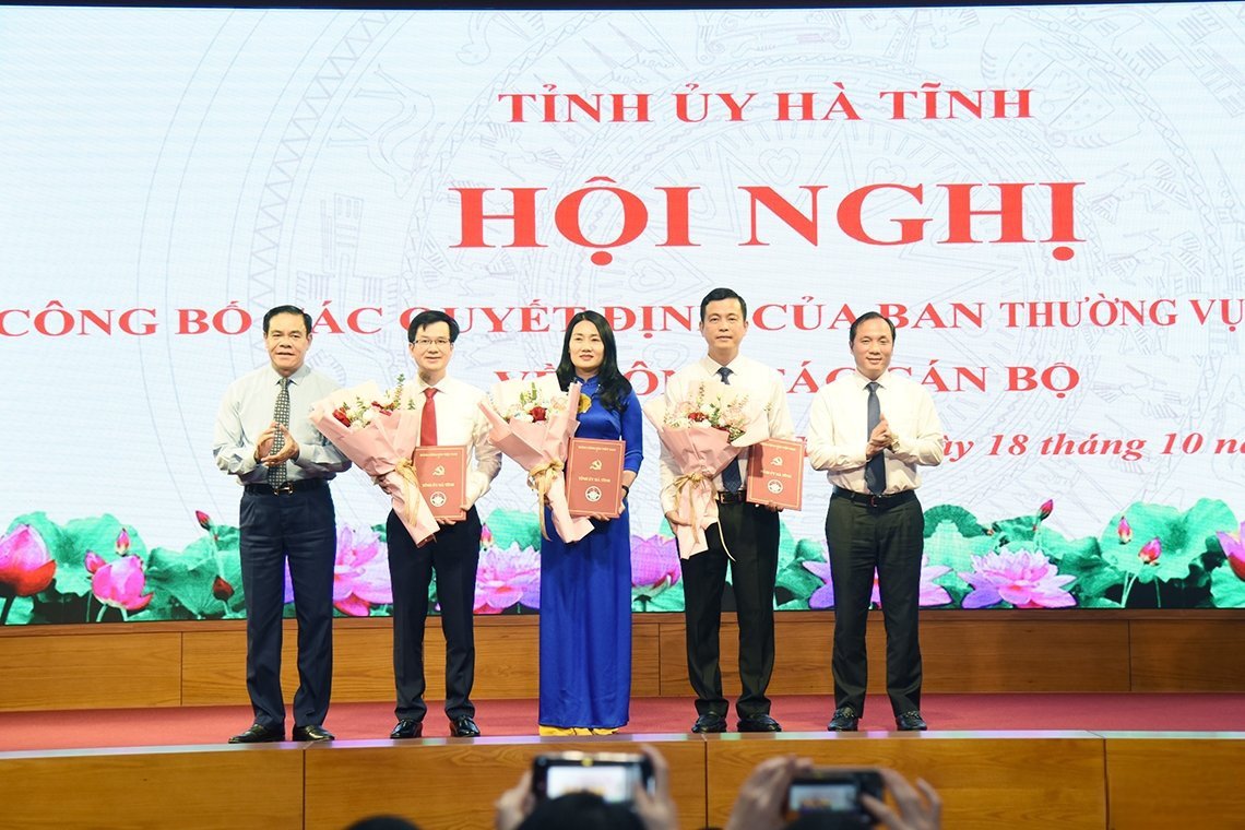 Hà Tĩnh điều động, bổ nhiệm 15 cán bộ diện Ban Thường vụ Tỉnh ủy quản lý