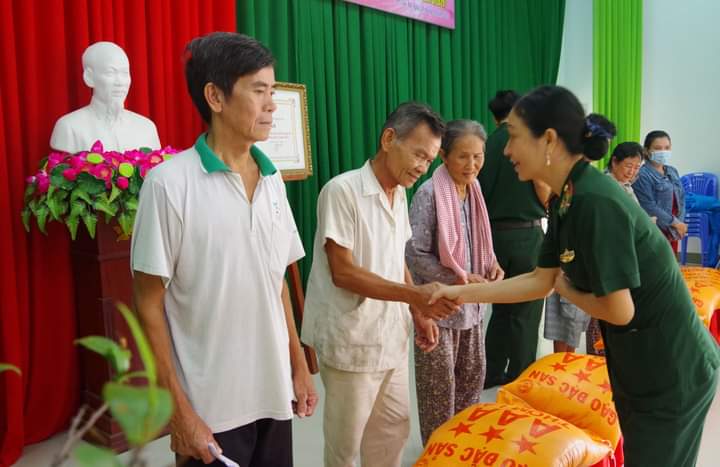 Tô đẹp phẩm chất “Tự tin, tự trọng, trung hậu, đảm đang” của phụ nữ Việt Nam