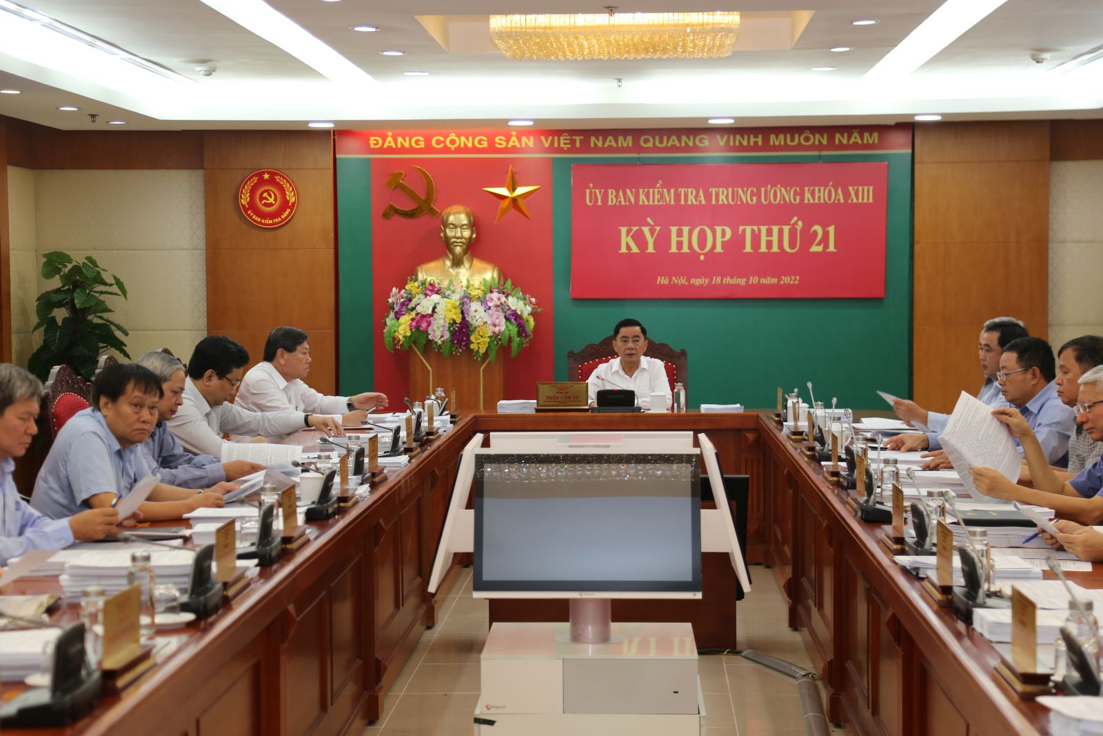 Ủy ban Kiểm tra Trung ương xem xét, thi hành kỷ luật một số tổ chức Đảng, đảng viên