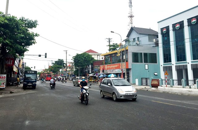 Phân luồng giao thông QL2C phục vụ thi công sửa chữa