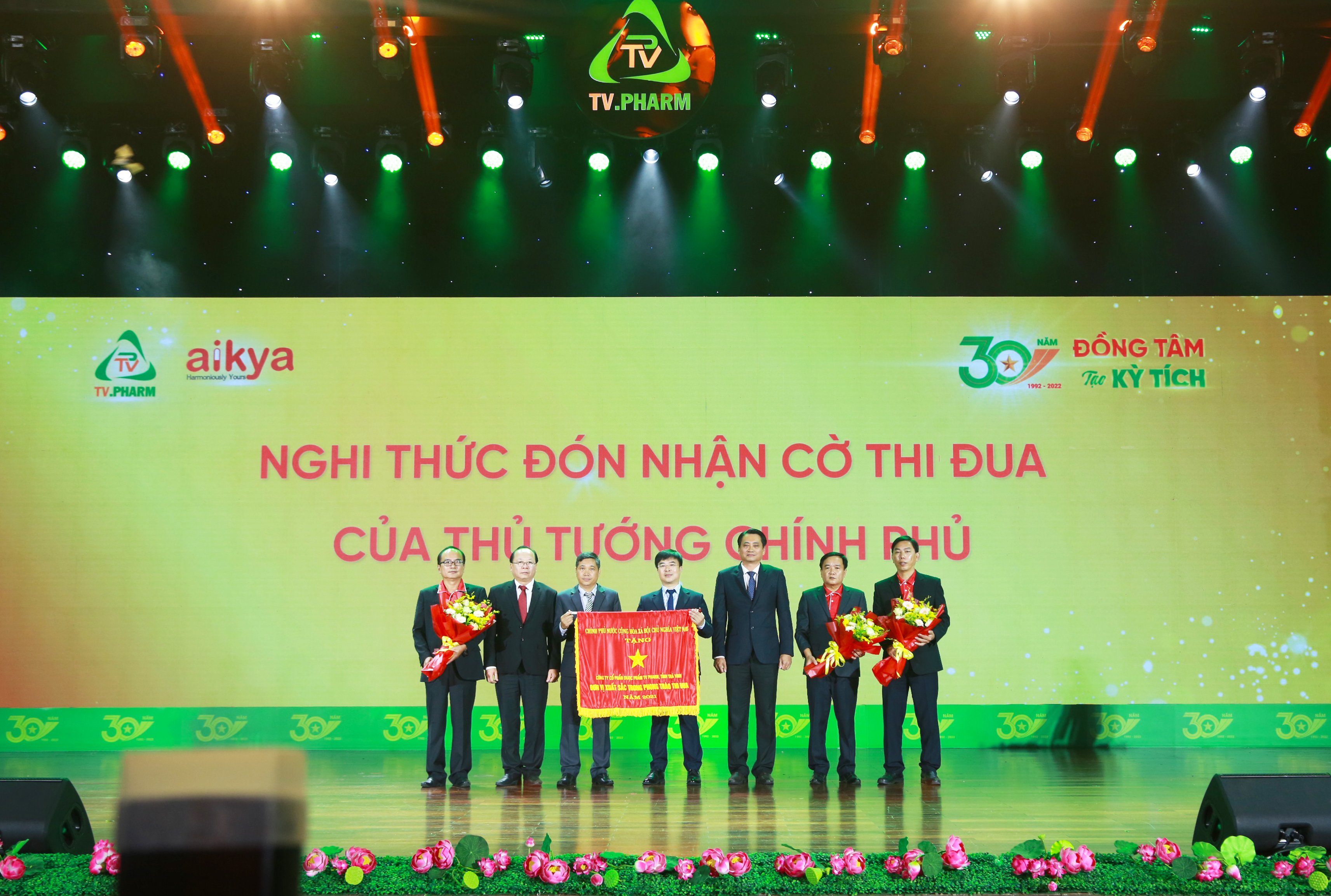 TV PHARM kỷ niệm 30 năm thành lập và đón nhận Cờ thi đua Chính phủ