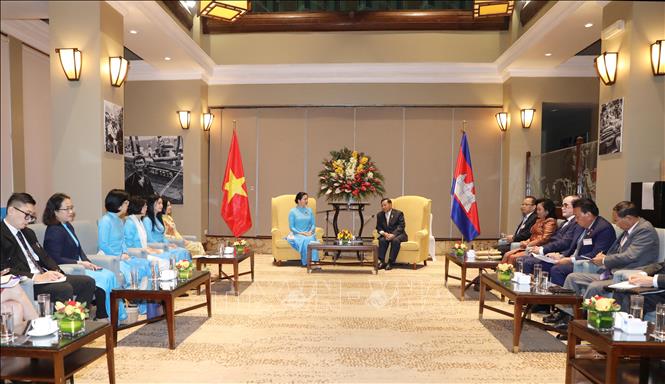 Chủ tịch Thượng viện Campuchia gặp Chủ tịch Hội Liên hiệp Phụ nữ Việt Nam