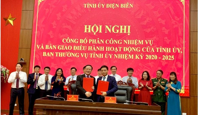 Bàn giao nhiệm vụ điều hành hoạt động Ban Chấp hành, Ban Thường vụ Tỉnh ủy Điện Biên