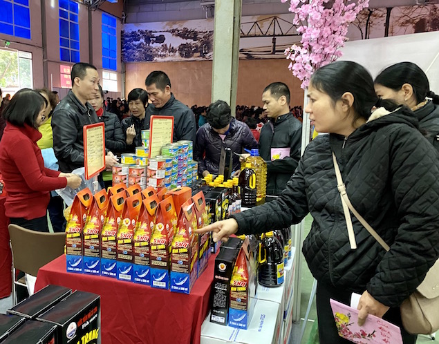 Tổ chức chương trình “Chợ Tết Công đoàn”