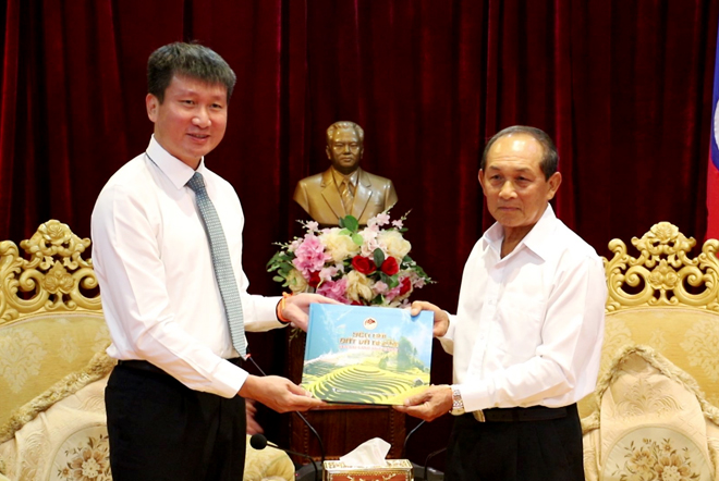 Luông Pha Băng mong muốn hợp tác nhiều mặt với tỉnh Yên Bái