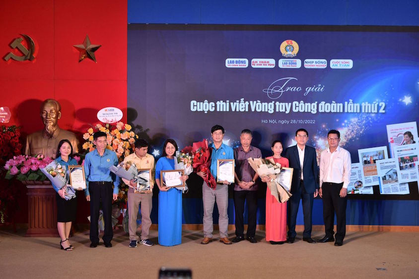 Được sinh ra lần nữa giành giải Nhất cuộc thi viết Vòng tay Công đoàn