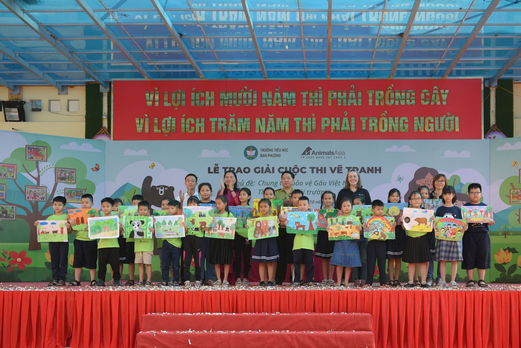 Trao giải vẽ tranh theo chủ đề bảo vệ gấu Việt Nam