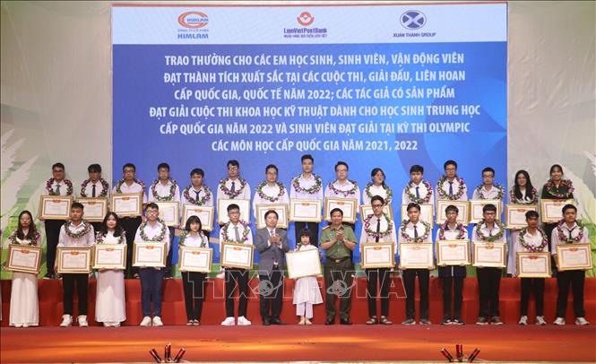 Quỹ Khuyến học, khuyến tài Đinh Bộ Lĩnh khen thưởng tổng số tiền trên 1,35 tỷ đồng