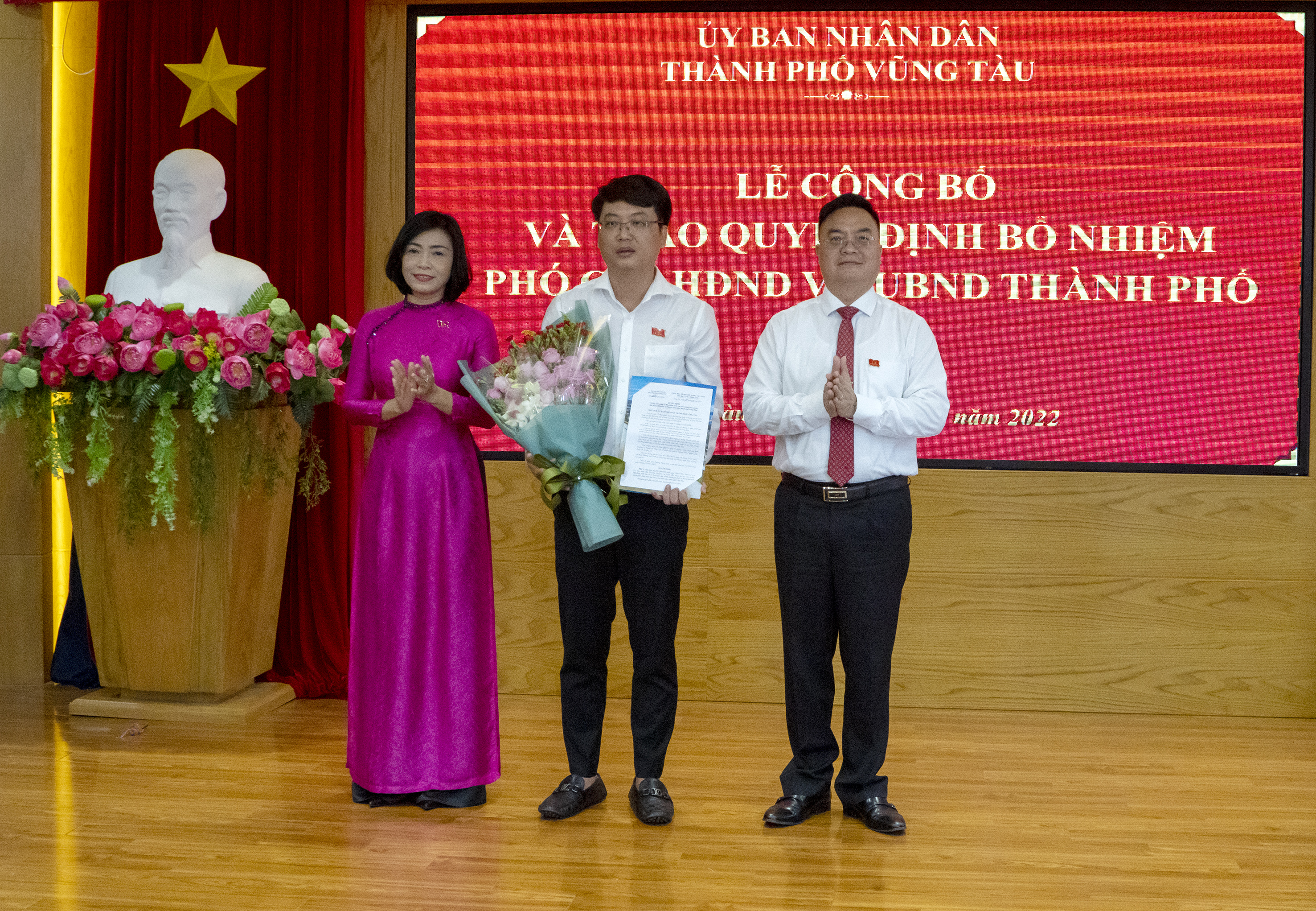 TP Vũng Tàu trao quyết định về công tác cán bộ