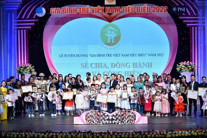 Xây dựng gia đình trẻ tiến bộ để góp phần tạo nên xã hội hạnh phúc