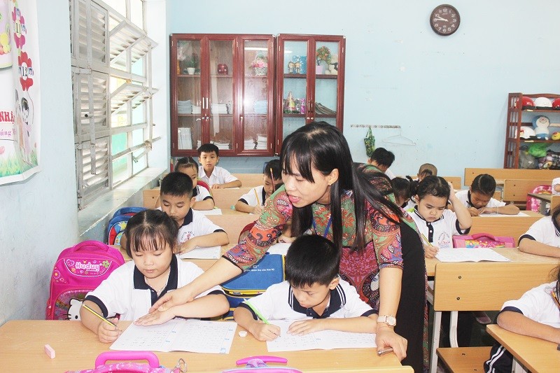 Bảo đảm biên chế cho ngành giáo dục, đáp ứng yêu cầu dạy - học