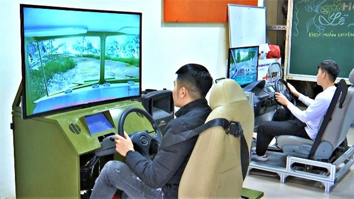 Không lùi thời điểm đào tại lái xe trên cabin