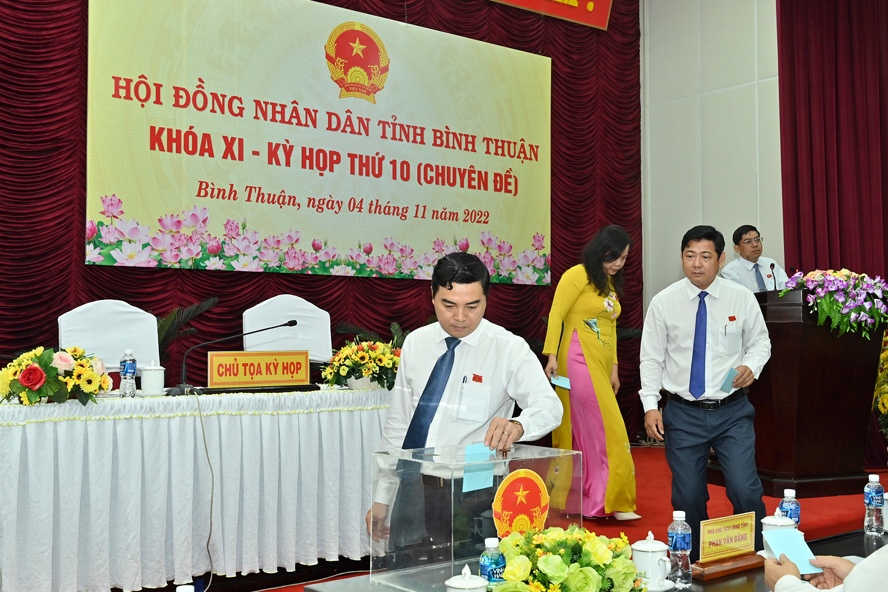 ​Bình Thuận Miễn nhiệm chức vụ Chủ tịch UBND tỉnh nhiệm kỳ 2021 - 2026