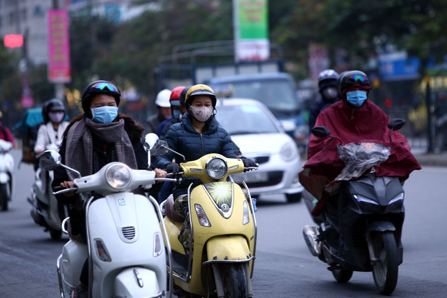 Miền Bắc sáng sớm và đêm trời rét, miền Nam có mưa rào
