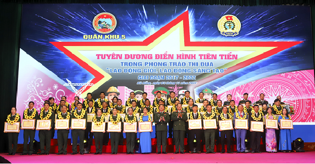 Quân khu 5 Tổ chức hội nghị tuyên dương điển hình tiên tiến