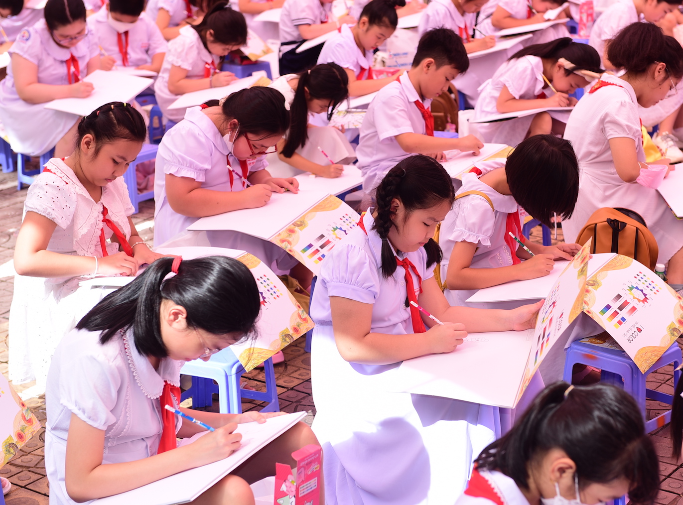 “Ngày hội sắc màu” đến với thiếu nhi Cần Thơ