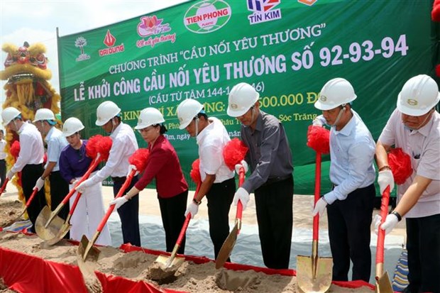 Sóc Trăng khởi công 3 cây “Cầu nối yêu thương