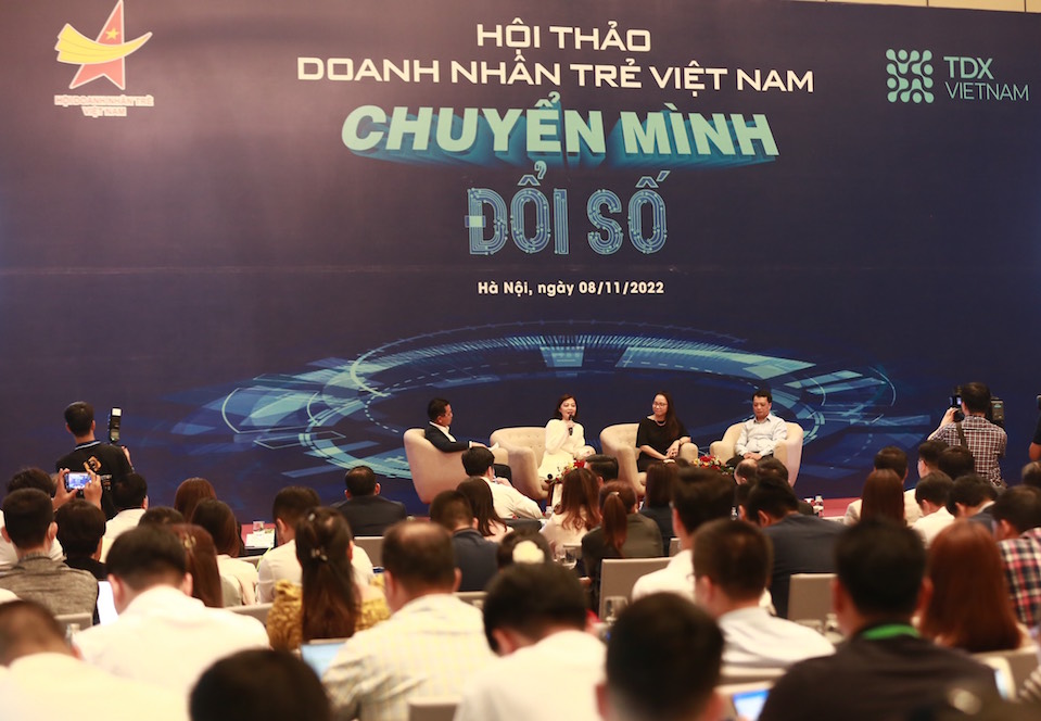 “Doanh nhân trẻ Việt Nam - Chuyển mình đổi số”