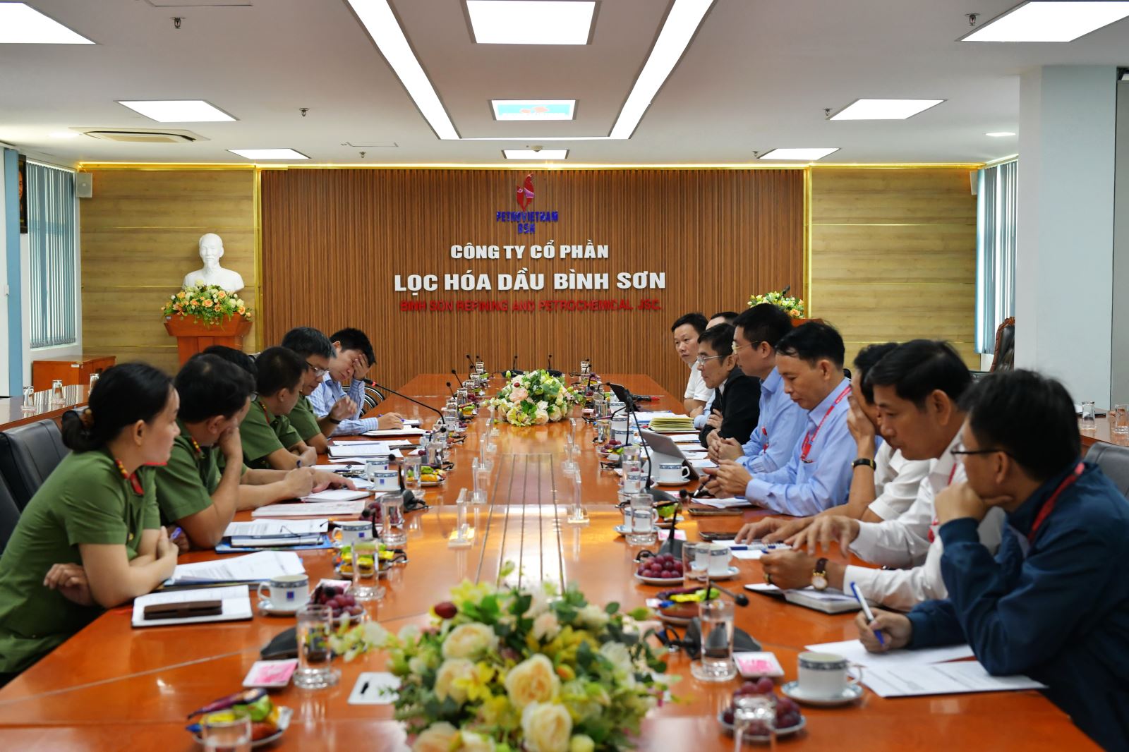 BSR làm việc với Bộ Công an và Tập đoàn Dầu khí Việt Nam về công tác bảo vệ Nhà máy lọc dầu Dung Quất