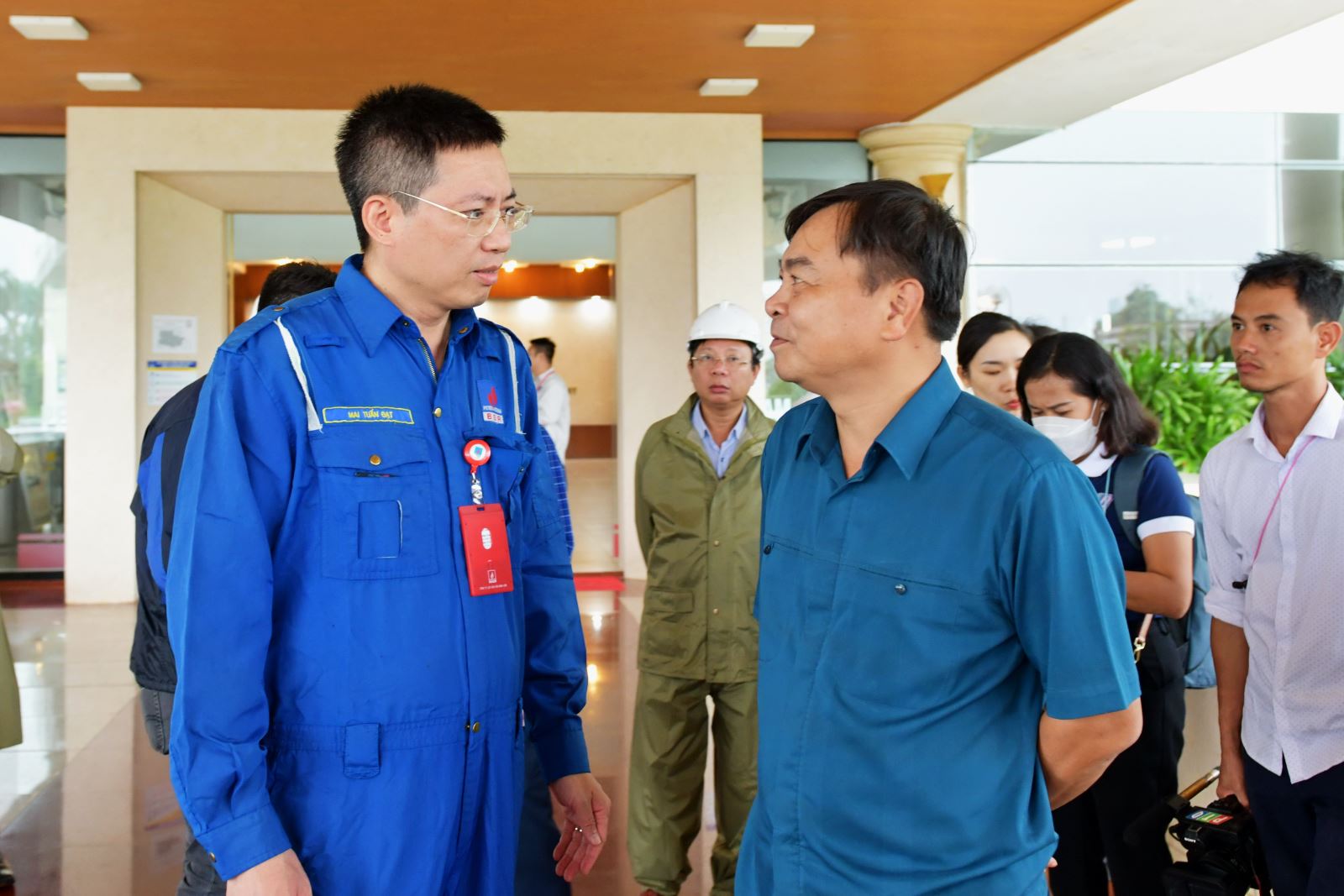 Thứ trưởng Bộ NN-PTNT Nguyễn Hoàng Hiệp kiểm tra công tác ứng phó với bão số 4 bão Noru tại NMLD Dung Quất