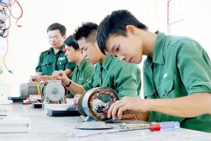 Học sinh các cơ sở giáo dục nghề nghiệp phải học 3 môn bắt buộc