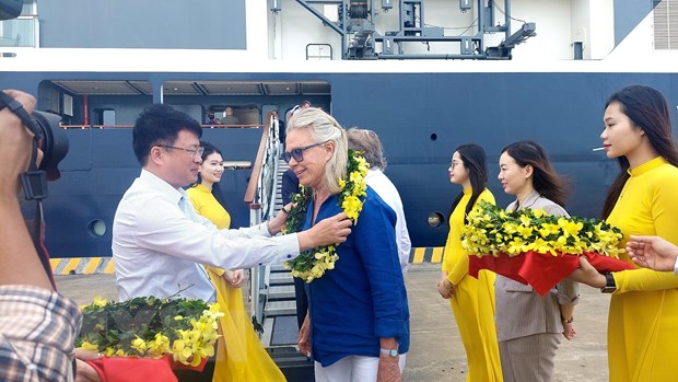 Bài 3 Nỗ lực thu hút khách trong những tháng cuối năm