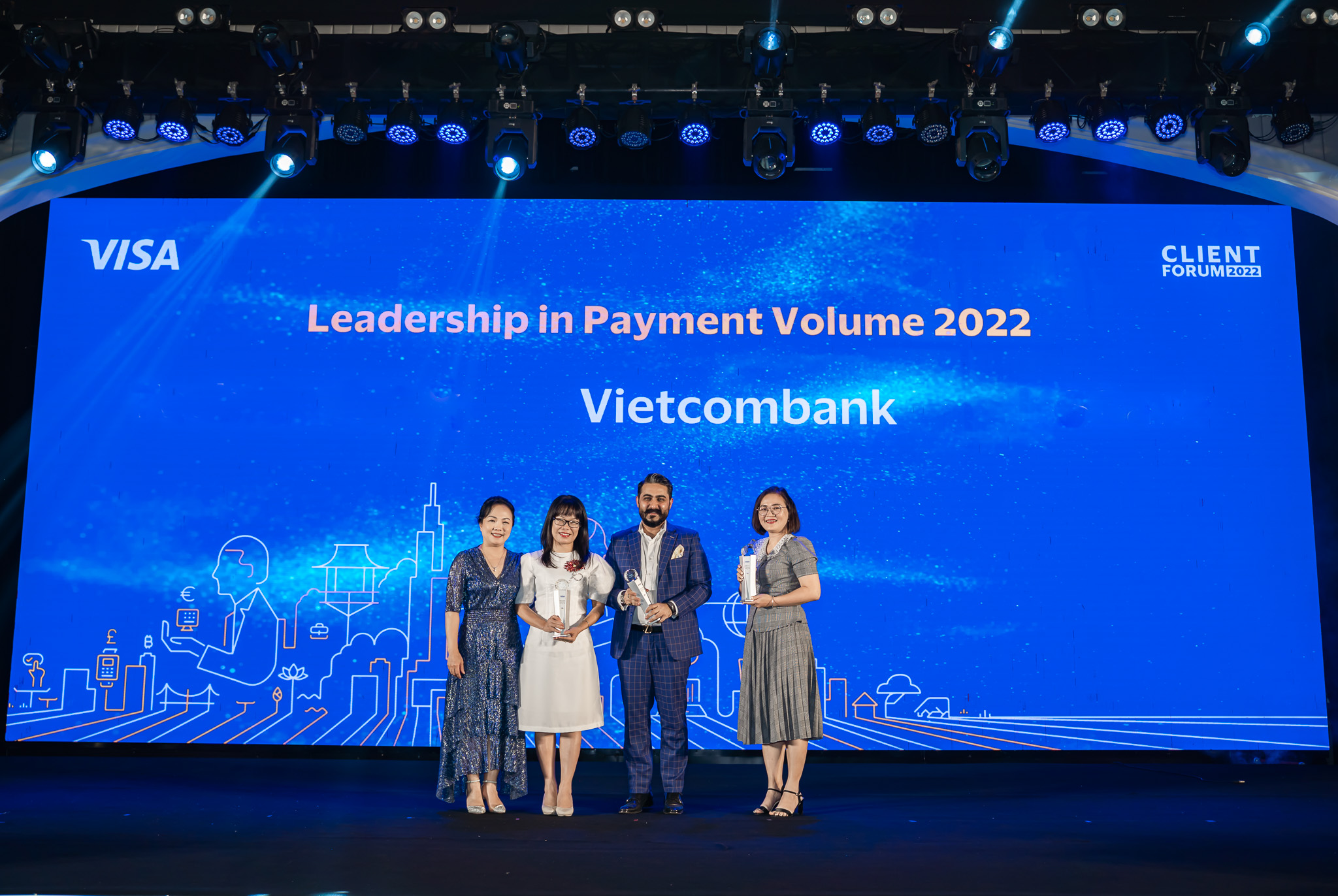 Vietcombank được vinh danh tại nhiều hạng muc giải thưởng quan trọng của Tổ chức thẻ quốc tế Visa