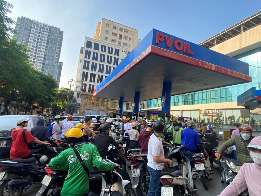 Thủ tướng yêu cầu khắc phục tình trạng thiếu hụt xăng dầu ngay từ ngày 12 11