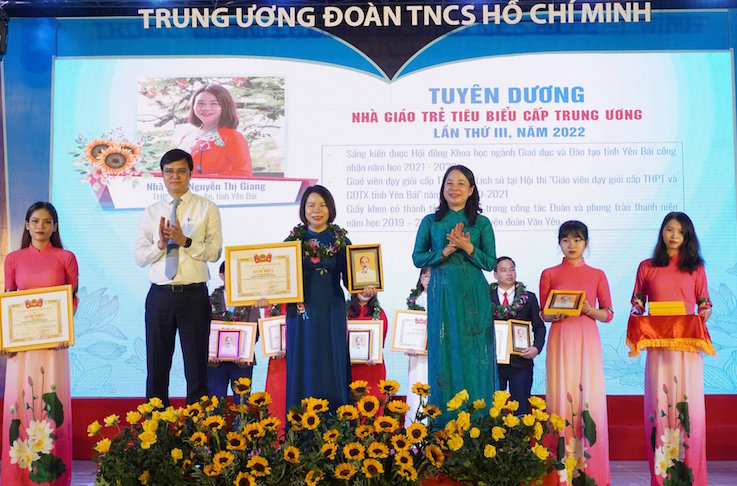 Giáo viên, giảng viên trẻ cần chú trọng giáo dục đạo đức, nhân cách, tinh thần yêu nước cho học sinh