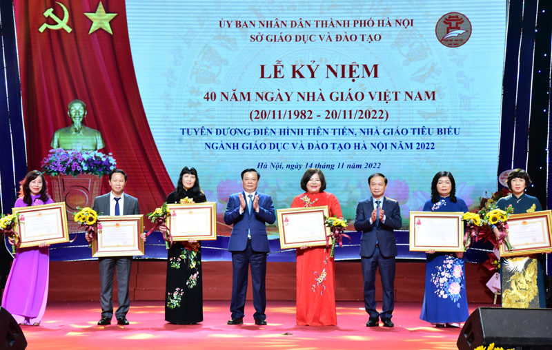 Tuyên dương các điển hình tiên tiến, nhà giáo mẫu mực của Thủ đô năm 2022