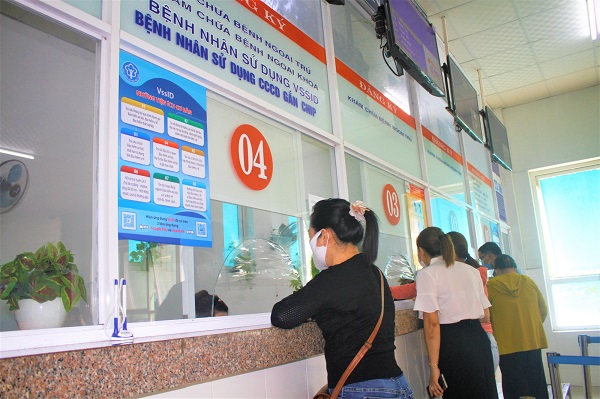 Đẩy mạnh triển khai thí điểm khám, chữa bệnh bảo hiểm y tế bằng căn cước công dân gắn chíp