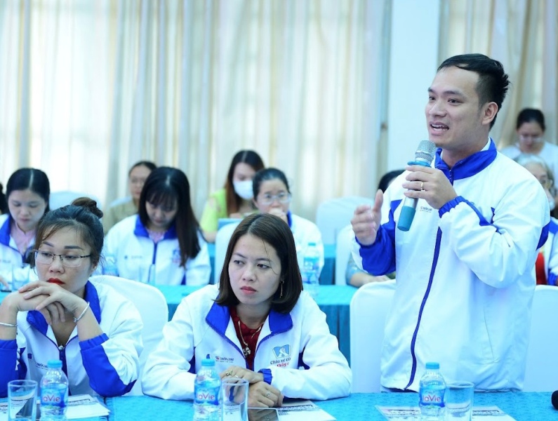 Mỗi thầy cô giáo là tấm gương để nâng cao chất lượng giáo dục