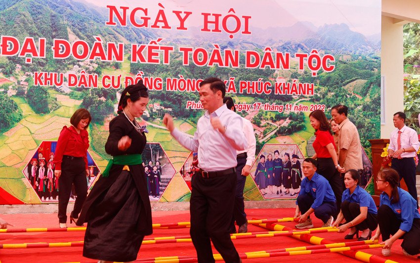 Tưng bừng không khí Ngày hội đại đoàn kết ở Bảo Yên

​