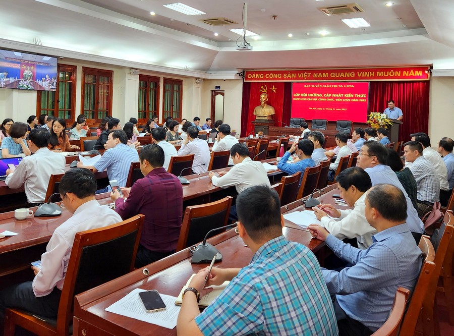 Ban Tuyên giáo Trung ương bồi dưỡng, cập nhật kiến thức cho cán bộ, công chức, viên chức