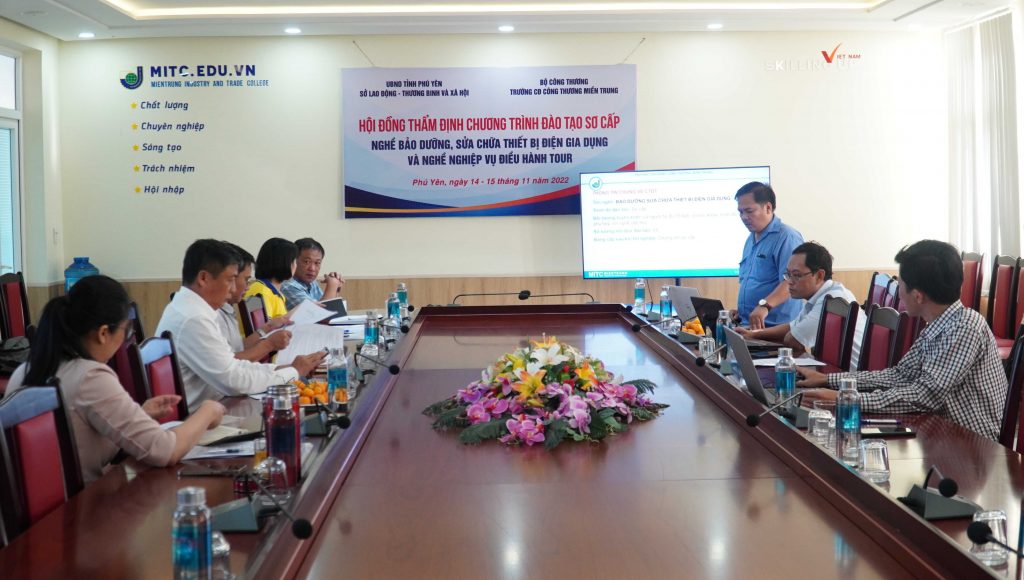 Thẩm định chương trình đào tạo sơ cấp nghề bảo dưỡng, sửa chữa thiết bị điện gia dụng