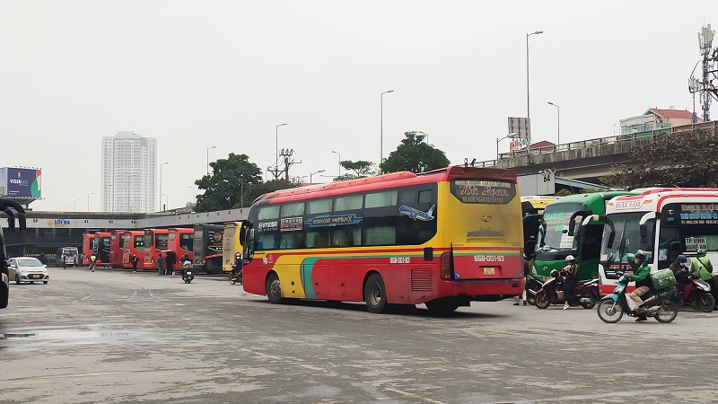 Cần quyết liệt xử lý tình trạng xe dù, bến cóc