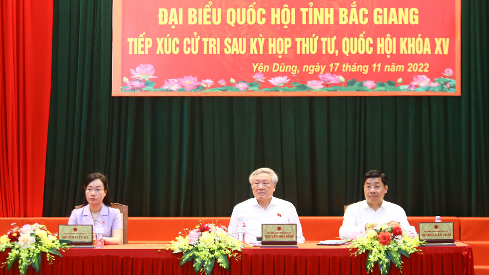 Cử tri Yên Dũng kiến nghị nhiều vấn đề về môi trường, giao thông