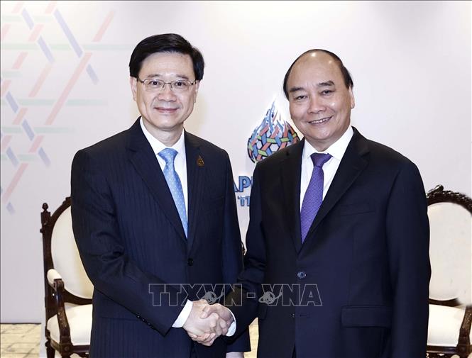 Chủ tịch nước Nguyễn Xuân Phúc tiếp xúc song phương bên lề Tuần lễ Cấp cao APEC 2022