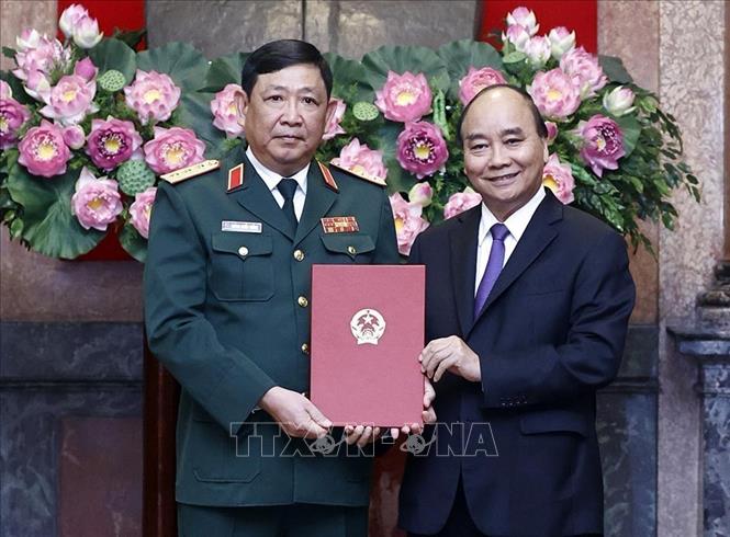 Chủ tịch nước trao Quyết định thăng quân hàm Thượng tướng cho Phó Tổng Tham mưu trưởng Quân đội nhân dân Việt Nam