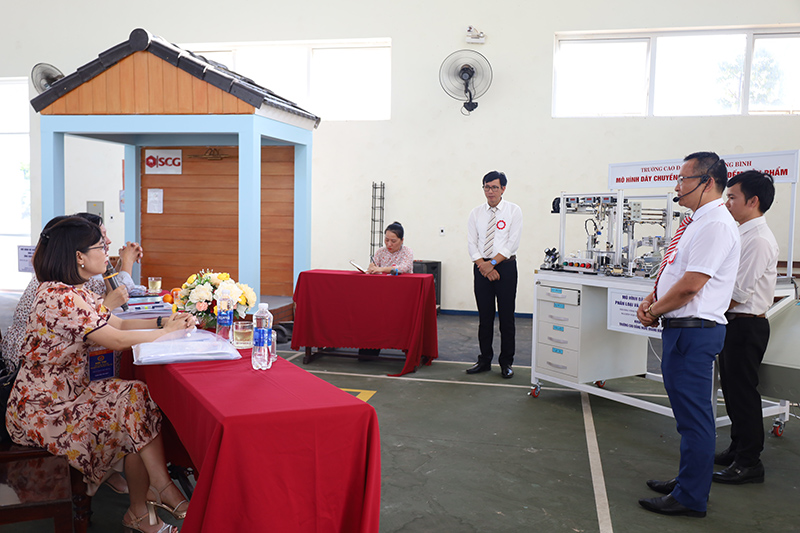 Hội thi thiết bị đào tạo tự làm tỉnh Quảng Bình lần thứ III