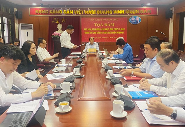 Phổ biến, bồi dưỡng, cập nhật kiến thức lý luận chính trị cho cán bộ, đảng viên trên Internet