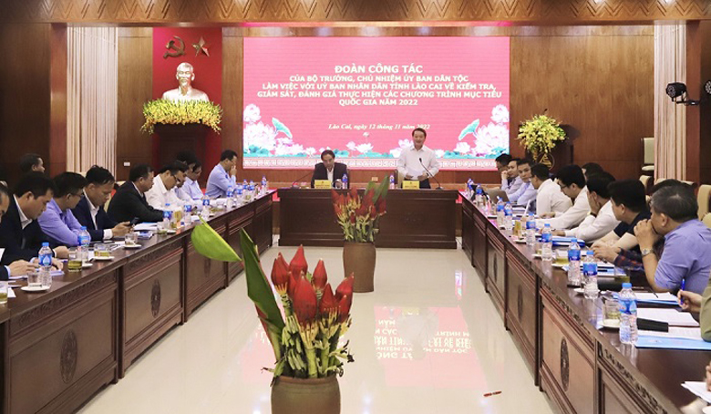 5 “đầu tiên” và 3 “nhất”