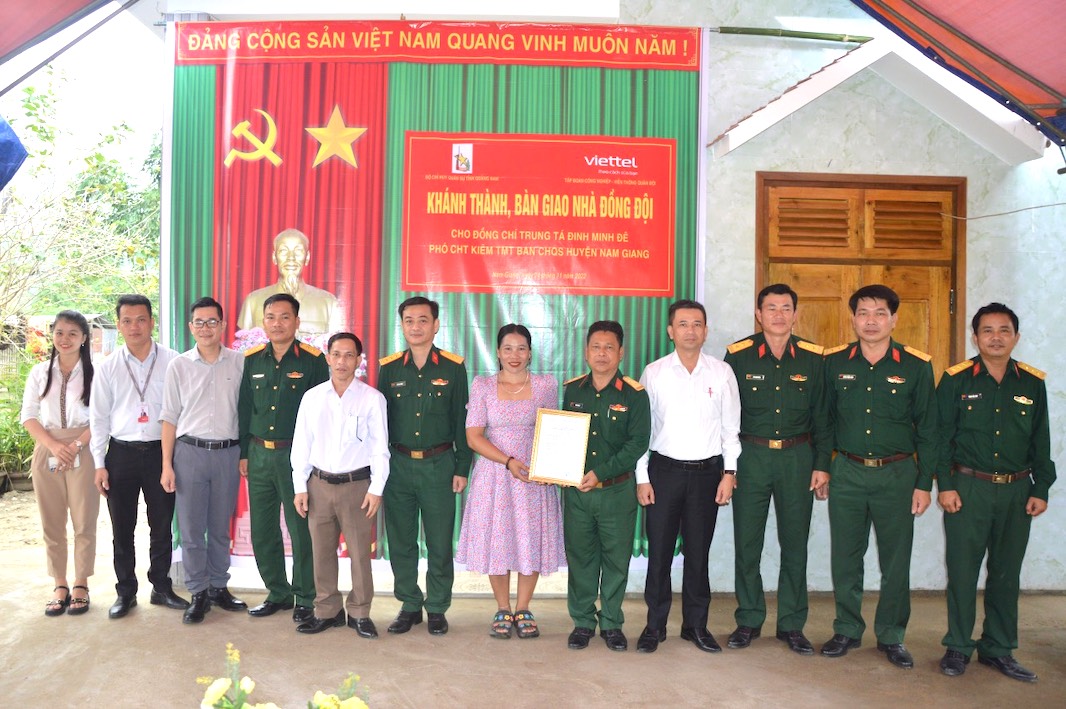 Quảng Nam bàn giao 02 căn nhà đồng đội cho quân nhân