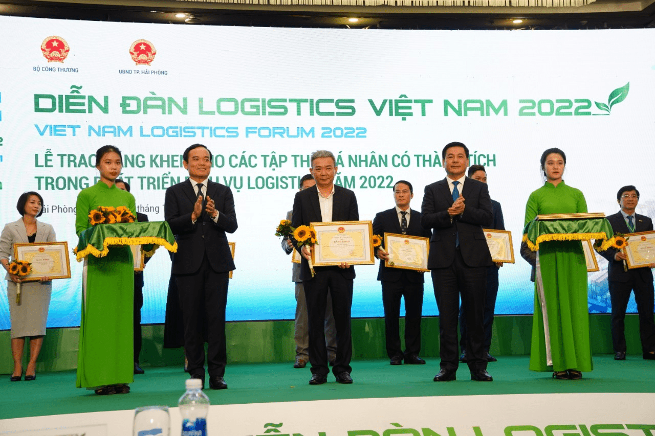 Tìm giải pháp phát triển logistics xanh