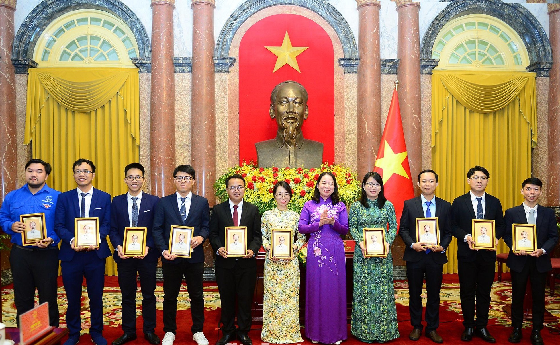 Phó Chủ tịch nước Võ Thị Ánh Xuân gặp mặt các tài năng trẻ khoa học công nghệ năm 2022