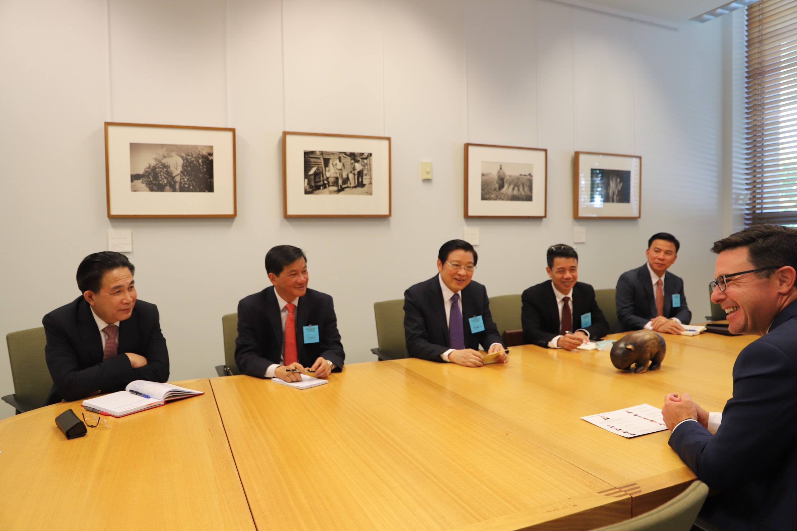 Đoàn đại biểu cấp cao Đảng ta thăm, làm việc tại Australia